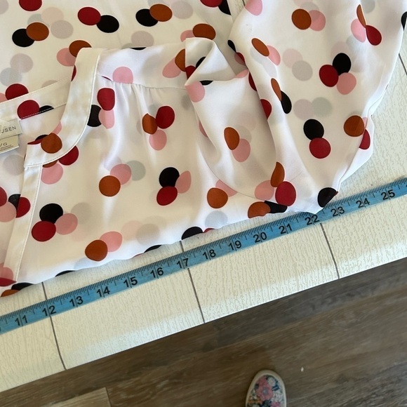 Van  Heusen large polka dot pop over blouse - Picture 7 of 11